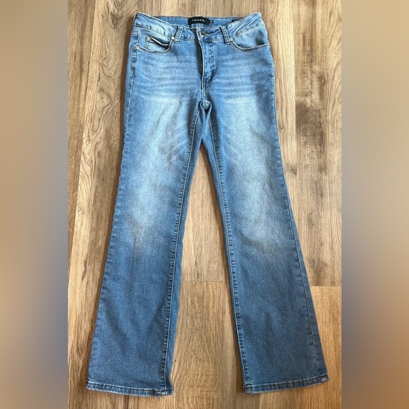 Women's Tahari Maeve Fit Solution Mini Boot Jeans - Picture 1 of 4